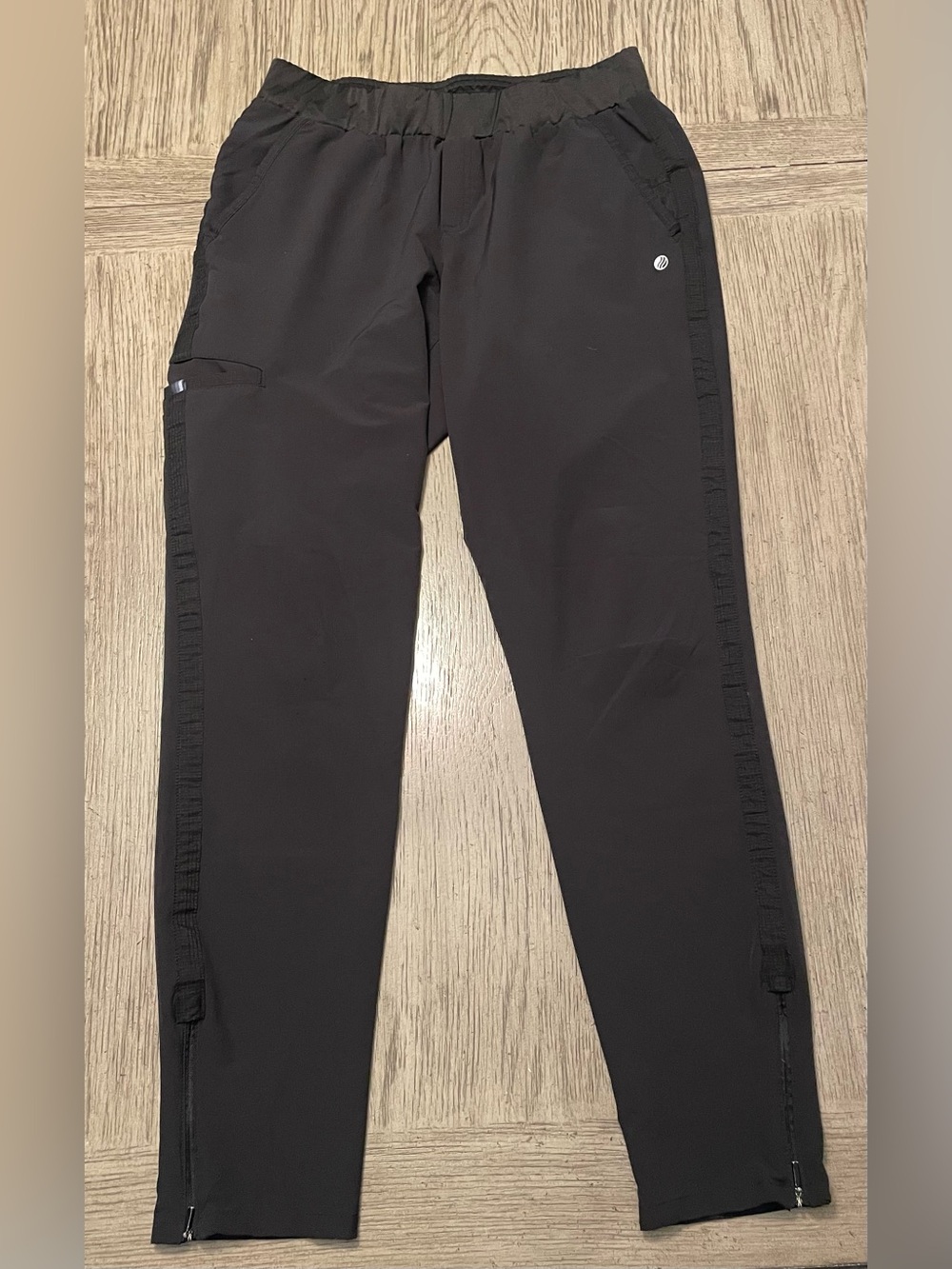 Barco One Wellness women’s scrub pants, black, small, drawstring on inside
